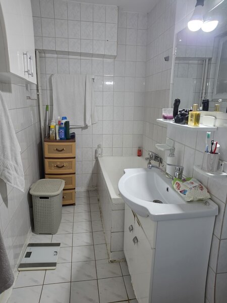 Baba Novac, 10 minute metrou Dristor, pe Reconstructiei, bloc reabilitat